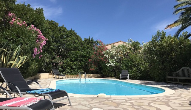 La Croix-valmer: Calm and Relaxation in Lush Greenery, sea View