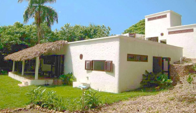 La Cueva, eco-lodge for 4, peaceful, close to the beaches