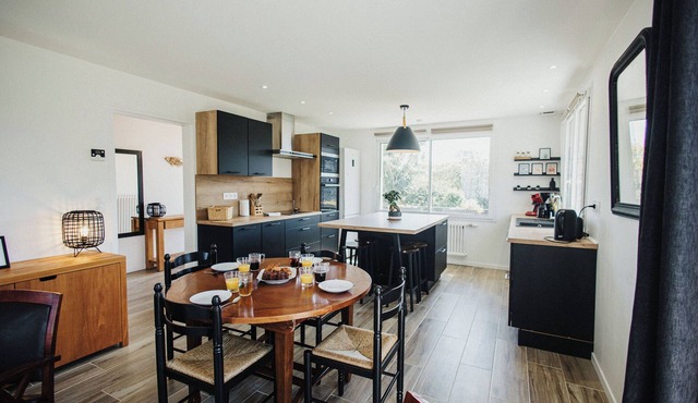 La Delphinièrebord de Mer, Equipements de Qualité