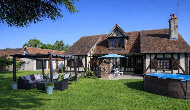 La Demeure du Cerf: 6-p cottage, pool, jacuzzi, near Beauval, Orléans, Lamotte.