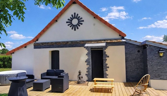 La Demeure du Faon 4/6 guest cottage jacuzzi swimming pool the heart of Sologne