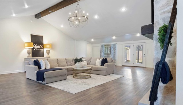 La Dolce Vita 4BR 2BA Close to Tech