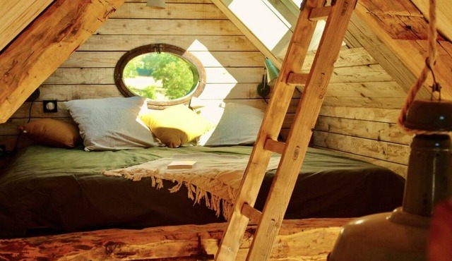 La Dormance Comfortable wooden cabin