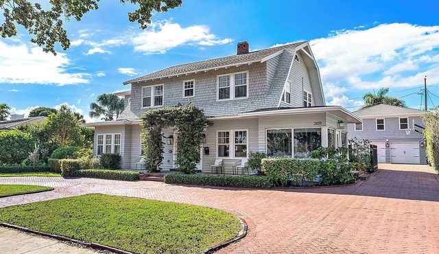 La Dulcinea - 5BR Retreat with Pool, Outdoor Kitchen & Guest House