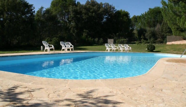 La Farigoule, 8 person rental with shared pool, nature and calm