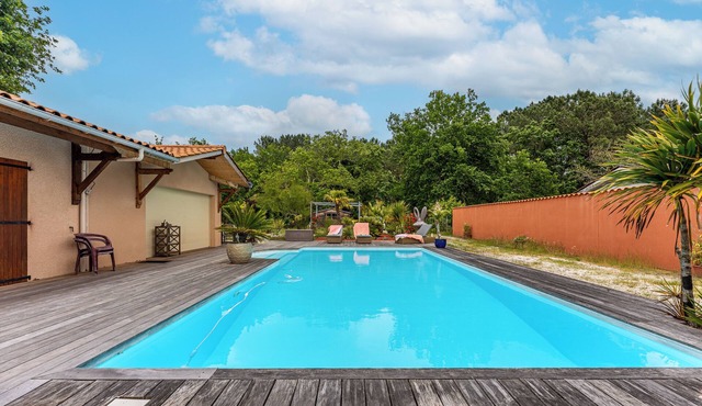 La Farniente – Green House with Saltwater Pool, Close to the Médoc Beaches