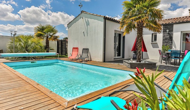 La Favorite, a family home with a heated swimming pool