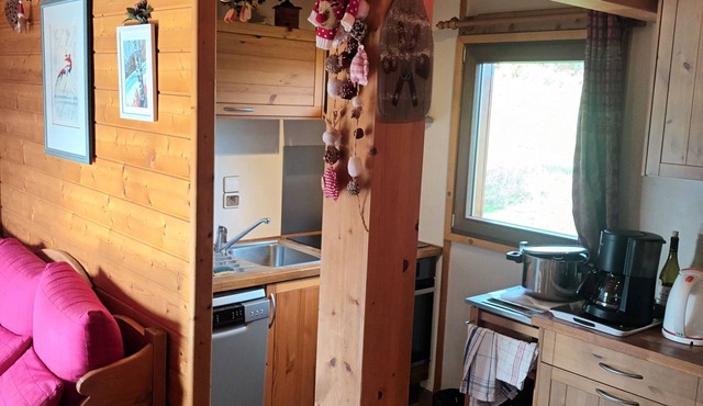 LA FECLAZ CHALET ADJOINING CROSS-COUNTRY SKI TRAIL