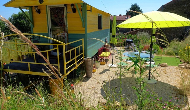 La Ferme De Chenevier, La Roulotte Fleurie 2/4pers