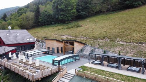 La Ferme de Rochesson, Jacuzzis & Piscine commune
