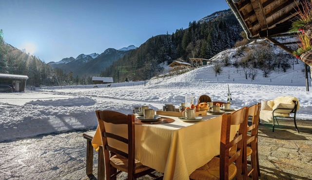 La Ferme du Cortet - stone farmhouse with garden and pond - OVO Network