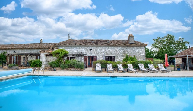 La Ferme – Family Cottage with Pool and Large Garden near Bergerac