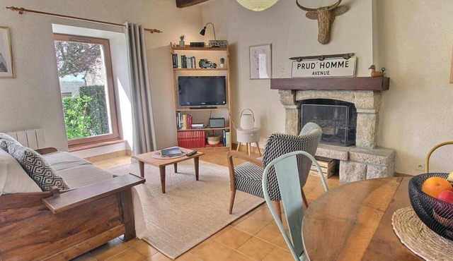 La Ferme rouge, Le Pin