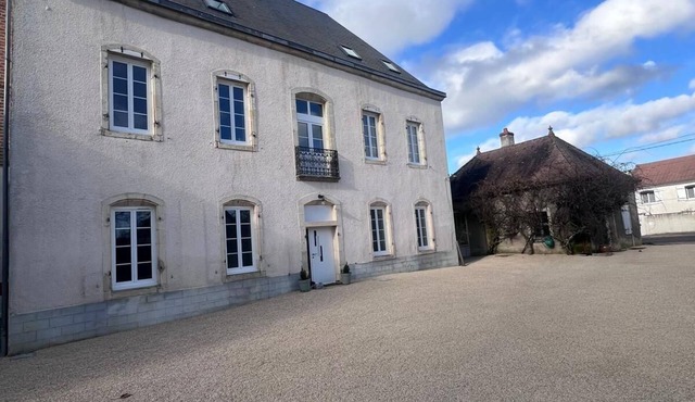LA FORET D'ARC : Burgundy villa with swimming pool & private forest - 10 min Dijon