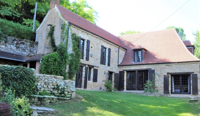 La Source de Piot, luxury villa without a view and in an oasis of peace.