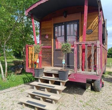 La roulotte de la tribu deschpouss