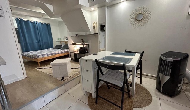 La Garde Studio centre historique, proche plage, climatisation, fibre