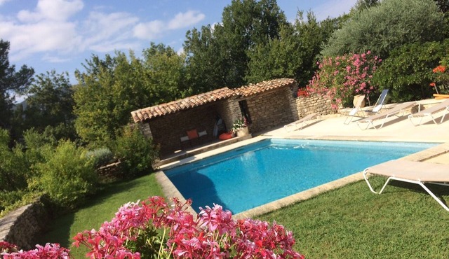 La Gardiole - Gite with pool in Bonnieux