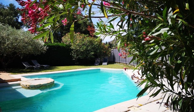 La Garrigue - Maison avec piscine 20min d'Avignon