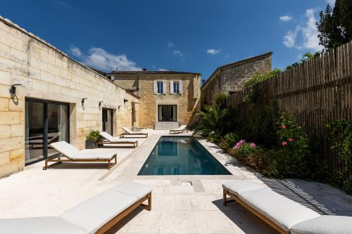 La Girondine - Piscine, billard, vigne et estuaire