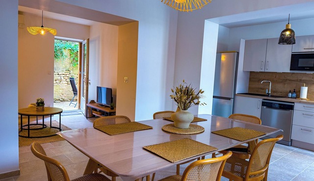 La Gloriette en Luberon 15 minutes from GORDES