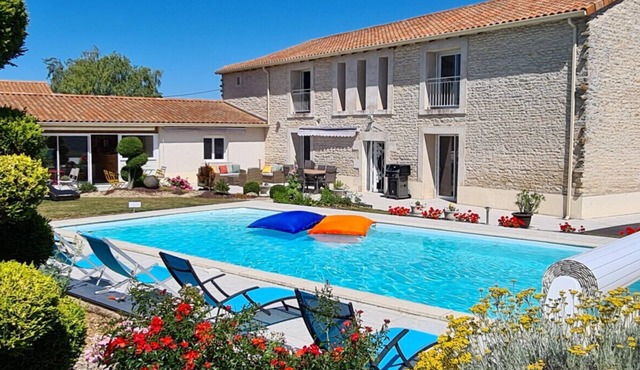 La Gloriette Holiday Home in Neuville de Poitou with Pool and Parking