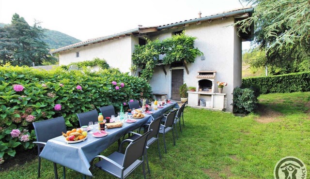La Glycine 2 - VAUX-EN-BEAUJOLAIS
