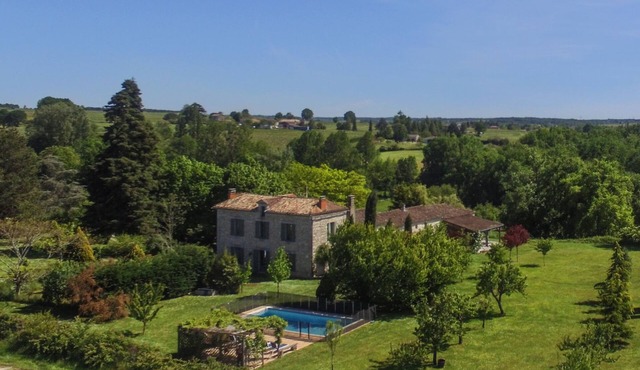 La Gravouse: Manor house with private pool & tennis court set amongst the vines