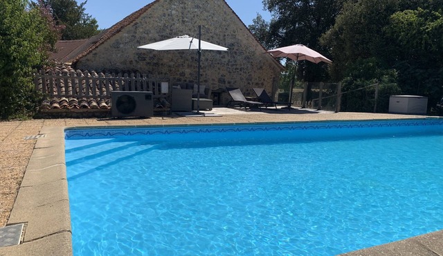 La Grange Dordogne - Traditional Barn, PRIVATE HEATED POOL in a Peaceful Hamlet