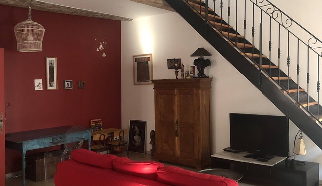 La Grande Maison Rouge in the heart of Mèze