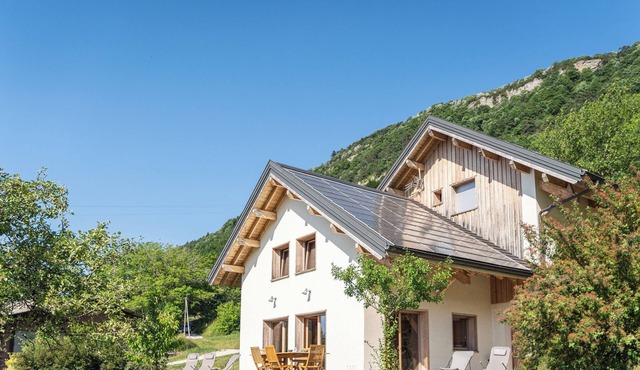 LA GRANGE AUX ÉCUREUILS 10 PEOPLE