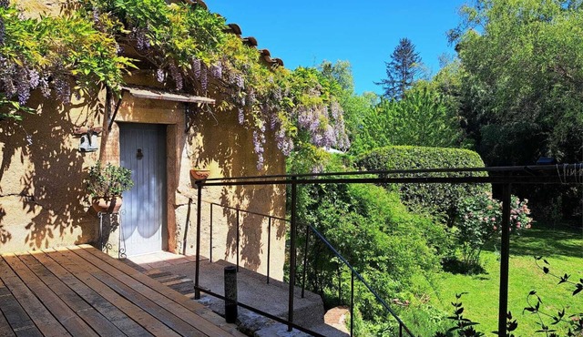 La Grange aux Mille Feuilles charming bed and breakfast - Castres,