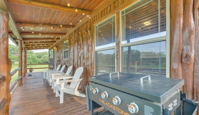 La Grange Cabin on Acreage: Close to Wineries