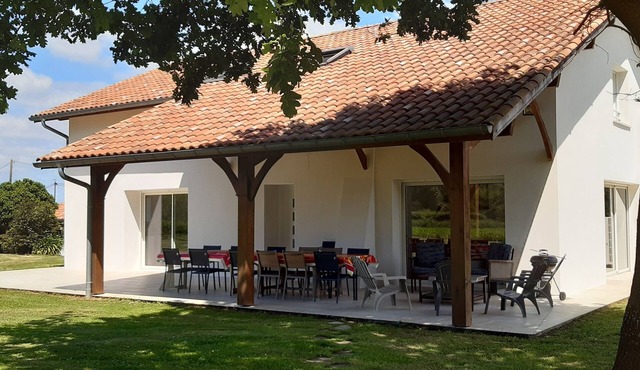 La grange CABIROL- Large renovated house 10 minutes from the ocean with swimming pool