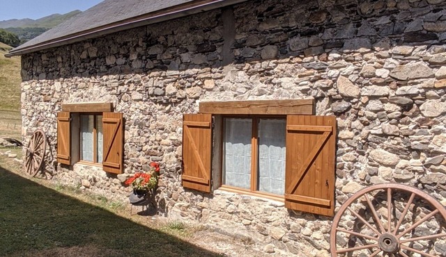 La Grange de Campan Pour 12 Personnes