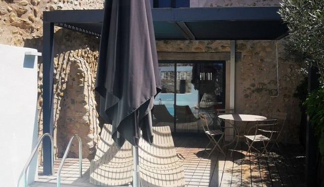 La Grange Dorée in the heart of Vinsobres with private swimming pool.