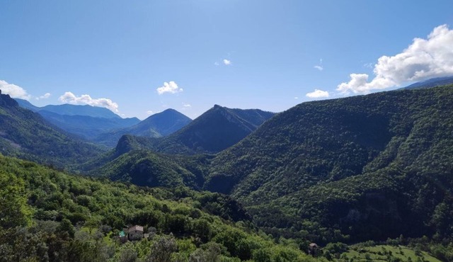 La Grange: duplex apartment overlooking the valley in a typical Pays Niçois village