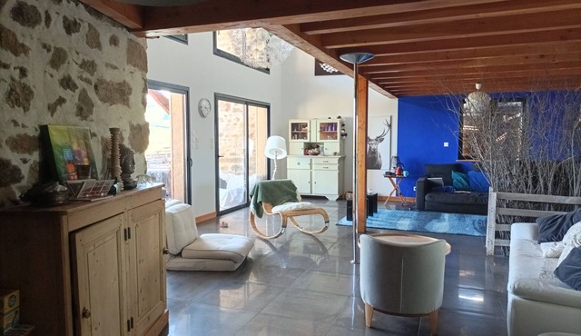 La Grange, family home for 15 with swimming pool