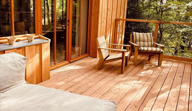 "La grange dans les arbres" suspended terrace and Nordic bath under the trees