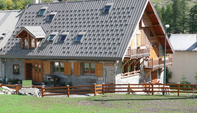 La Grange St.Antoine - Appartment-chalet n°1, 3 stars, private fenced garden