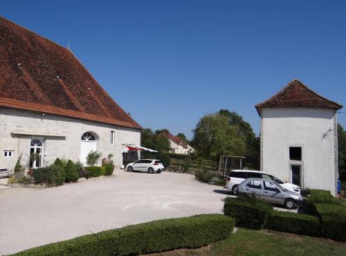 La Grange, gîte classé, 300m du canal & vélo-route, 2km du centre de Dole
