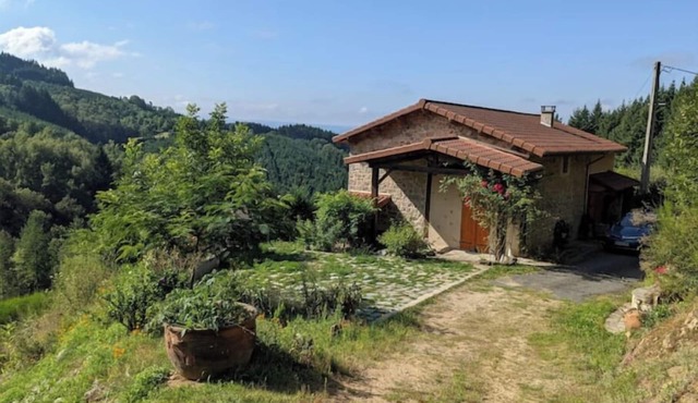 La Grange, self-catering cottage in the heart of greenery (9/11 pers)