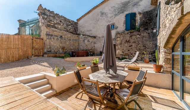 La Grangerie, Stone Barn and Spa in a Peaceful Setting