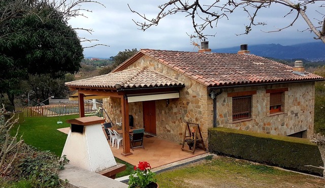 LA GRANJA HOUSE WITH POOL AND AIR CONDITIONING FOR 10 PEOPLE