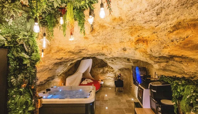 La Grotte Fleurie - 5-star rating