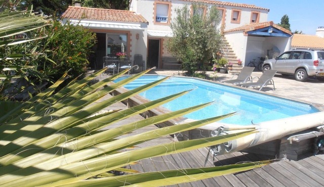 La Guérinière Villa with Private Pool, 8 Pers