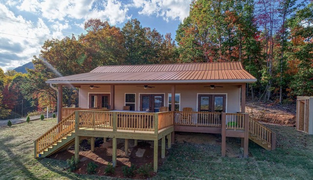 La Hacienda Under the Sun - 2 Bedrooms, 2 Baths, Sleeps 4 by RedAwning