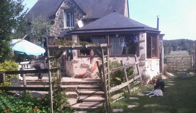 LA HALTE EQUINE, a private room.