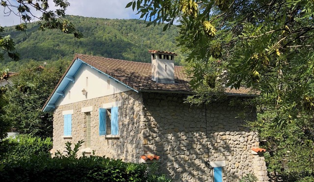 La Huchette, your refuge in every season