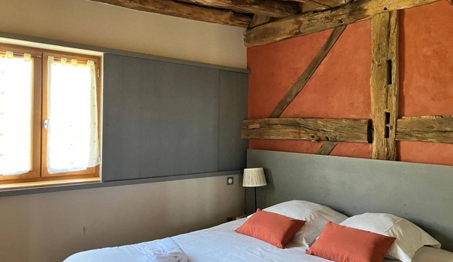 La Huzarde Cottage in Montbeugny for 4 pers. with pets allowed and parking